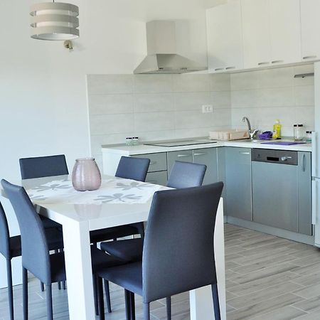 Apartments Zora 罗戈兹尼察 外观 照片