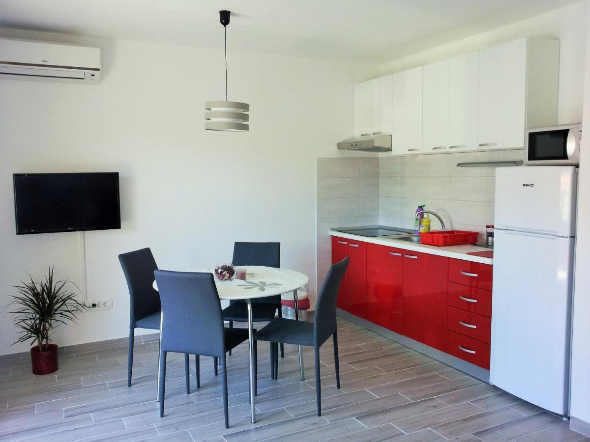 Apartments Zora 罗戈兹尼察 外观 照片