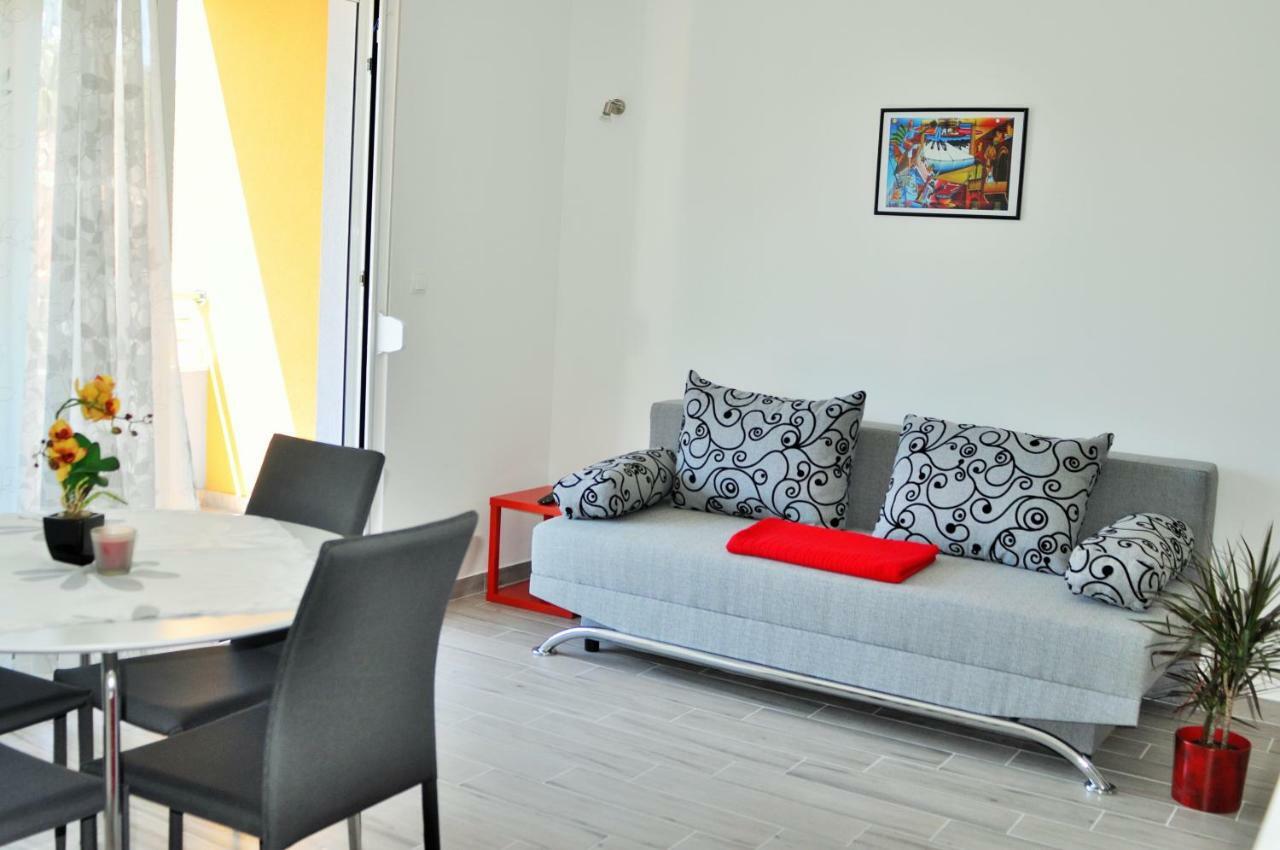 Apartments Zora 罗戈兹尼察 外观 照片