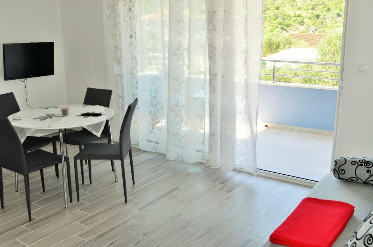 Apartments Zora 罗戈兹尼察 外观 照片