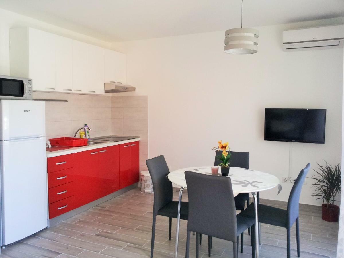 Apartments Zora 罗戈兹尼察 外观 照片