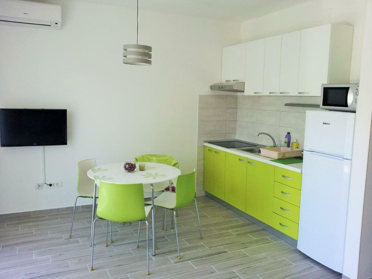 Apartments Zora 罗戈兹尼察 外观 照片