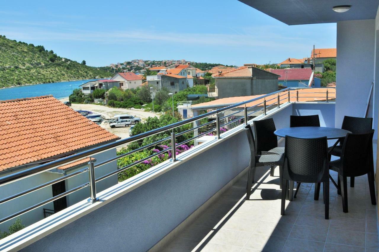 Apartments Zora 罗戈兹尼察 外观 照片